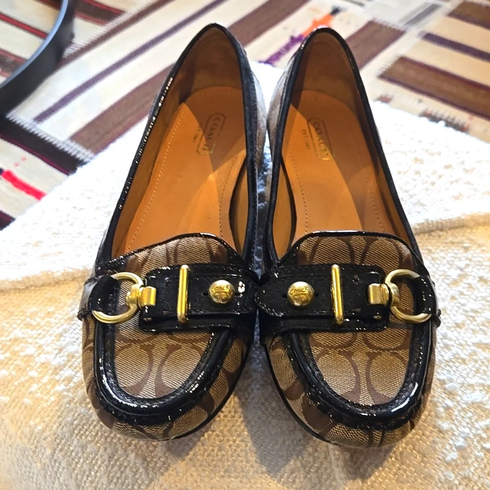 Coach loafers shoes flats very clean leather size 8.5